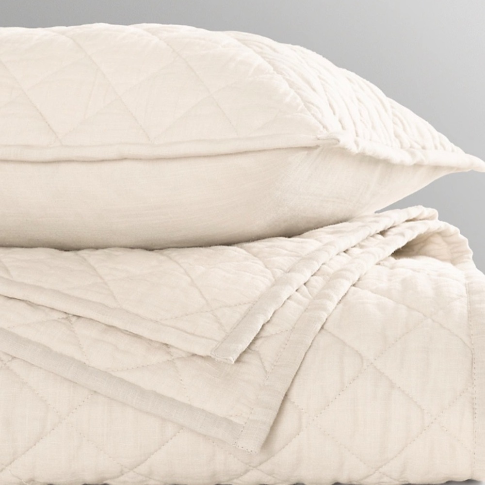 NWOT Restoration Hardware Kids Linen-Cotton Diamond Quilt - Cream